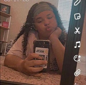 Meet your Posher, Desiree